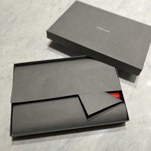 NWB - Everlane Red Leather Foldover Pouch - Picture 5 of 6